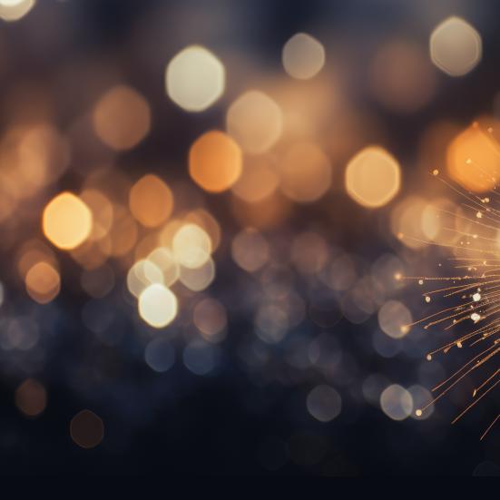 Glimtende lys og stjernekastere.