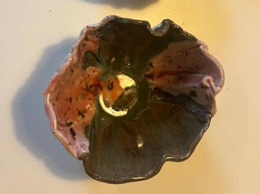 Keramikskåle af Inge Lund.